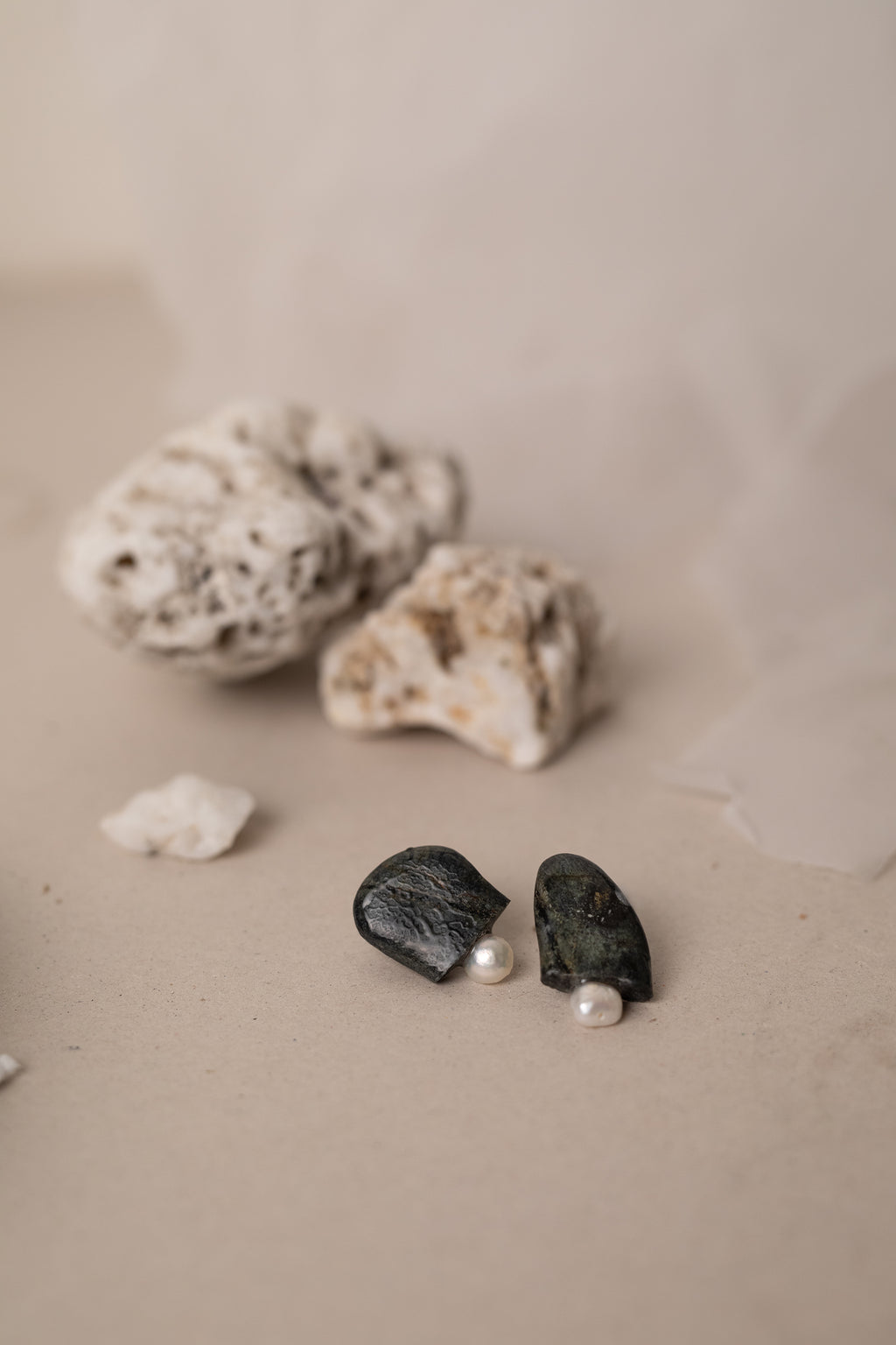 Stone & Pearl Drop